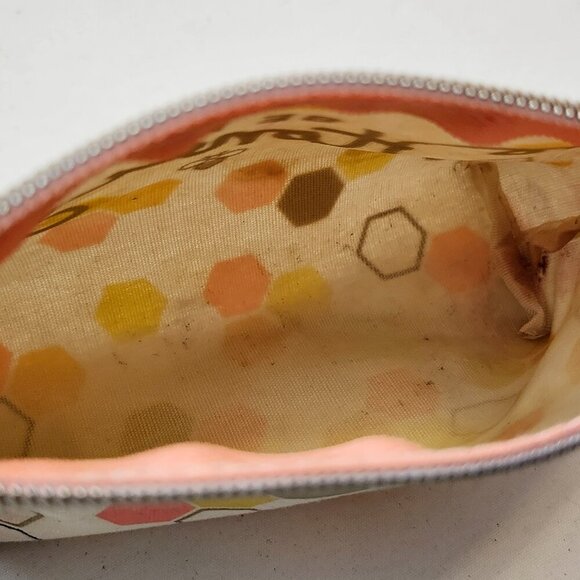 ADORABLE Bath and Body Works Cosmetic Pouch "Be My Honey" Bees Honeycomb - Picture 4 of 4